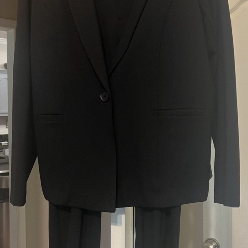 Classic Black Men's Blazer - Elegant Single-Button Suit Jacket